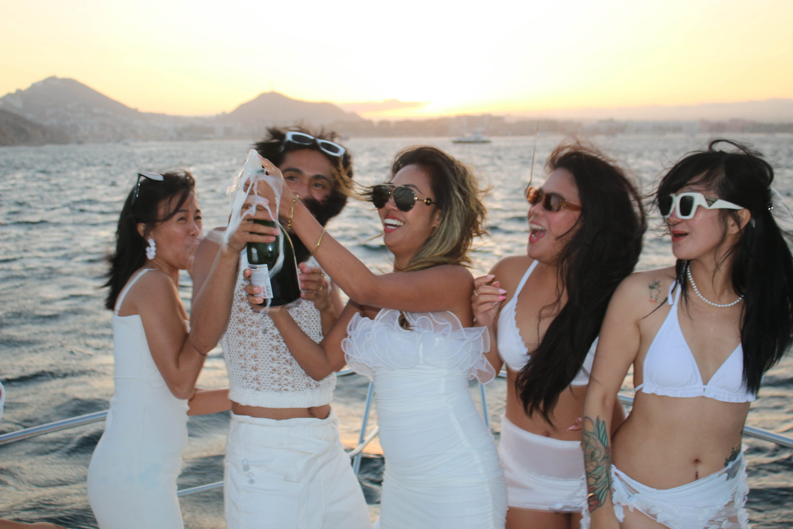 Are DJs Available on Stagette Yachts in Cabo