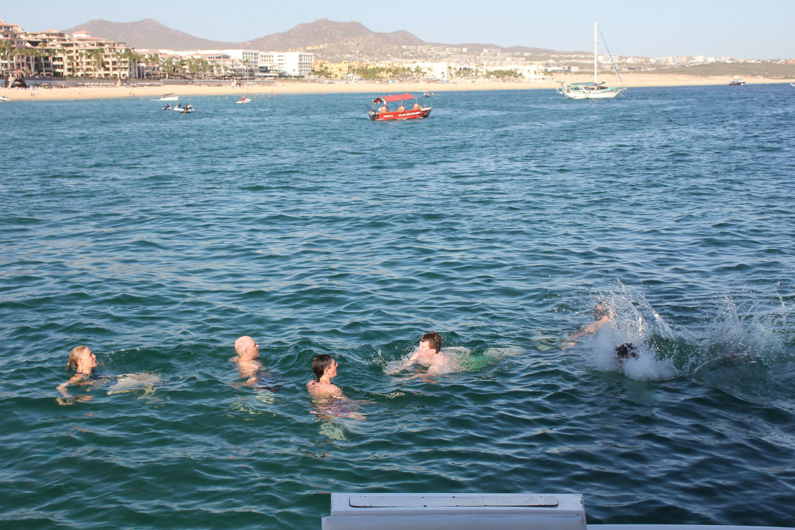 Are There Snorkeling or Diving Tours From Cabo San Lucas