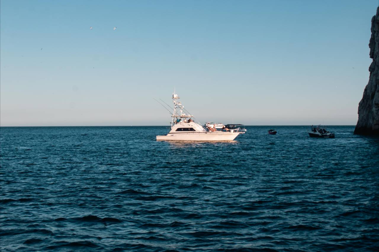 What Is the Difference Between Catamaran and Yacht in Cabo