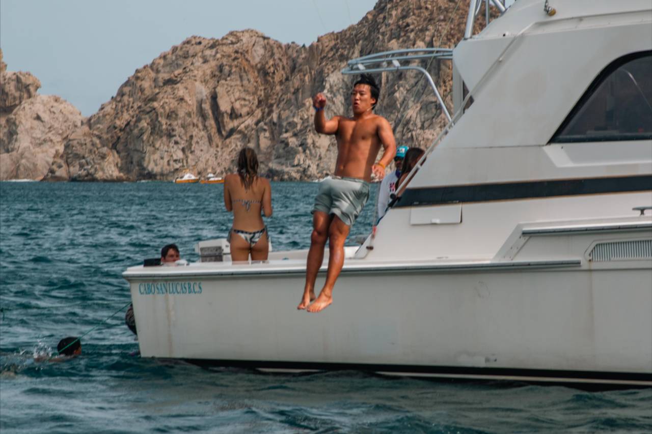 Can I Add Paddleboards to a Cabo Yacht Charter