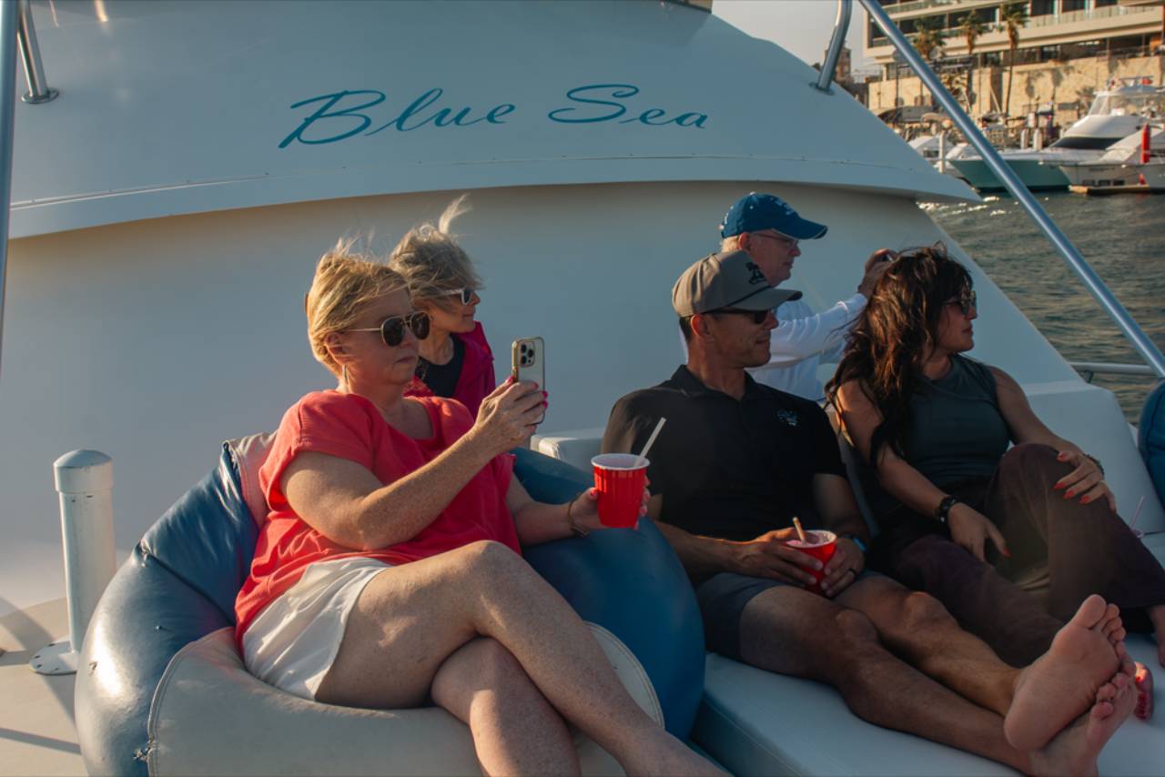 Can I Rent a Private Yacht for a Birthday in Cabo