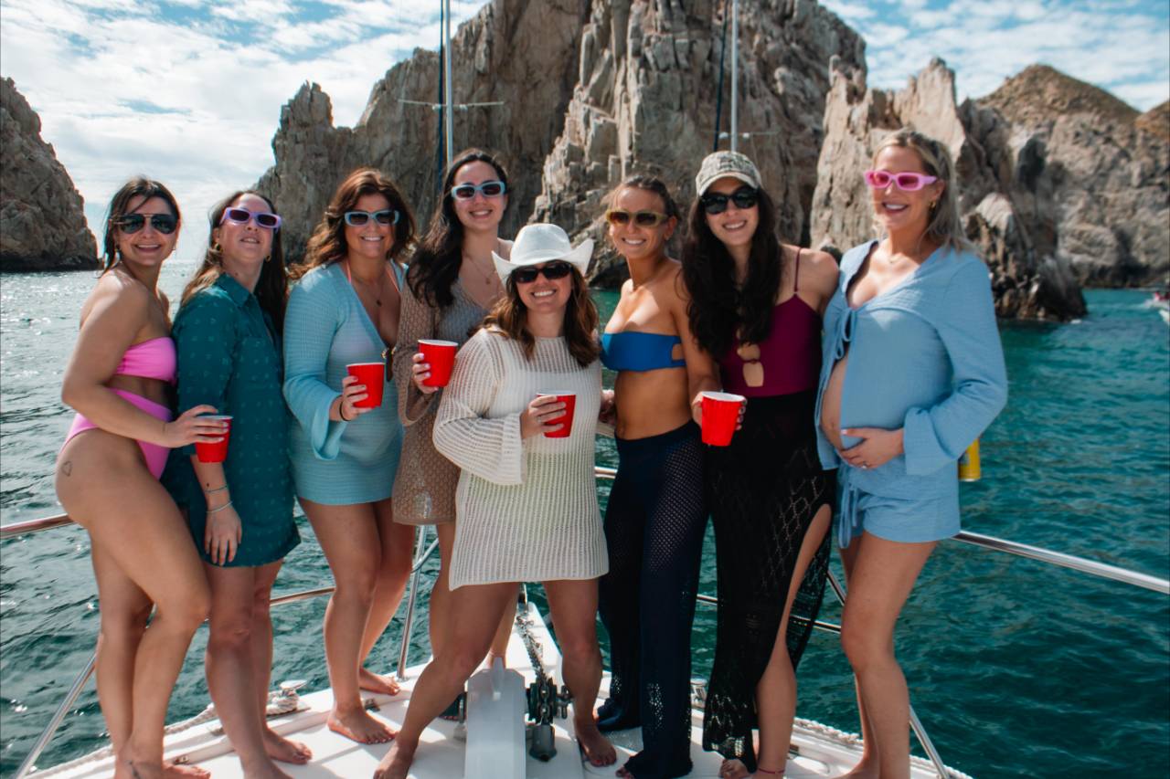 Can I Charter a Yacht for a Bachelorette Party in Cabo