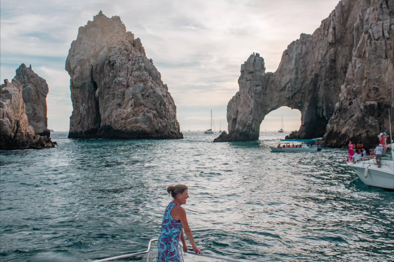 What Are the Best Yacht Charter Routes in Cabo San Lucas
