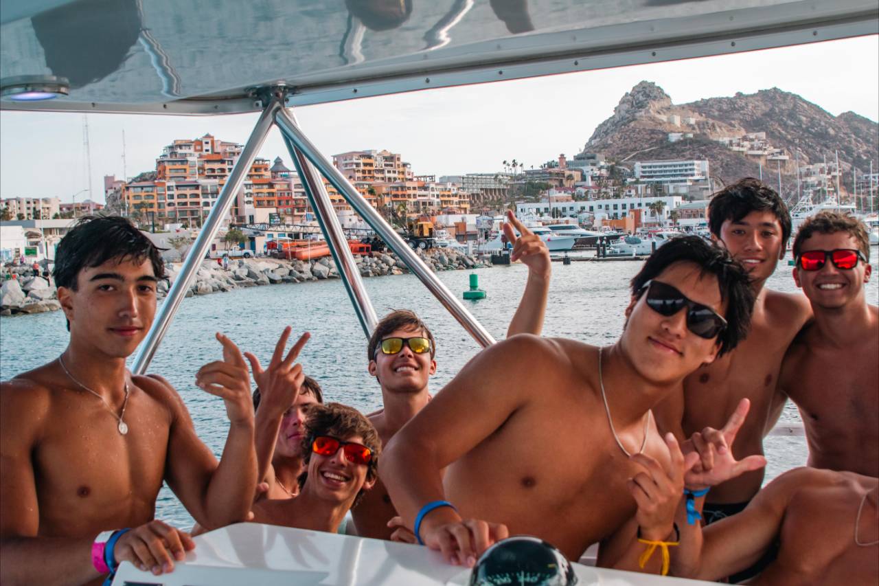 What Is the Best Yacht for a Large Group in Cabo