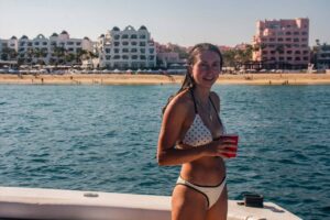 How Much Does a Private Yacht Charter in Cabo Cost
